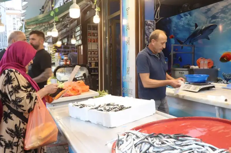 Rize’de Balıkçı Tezgahları İstavritle Şenlendi
